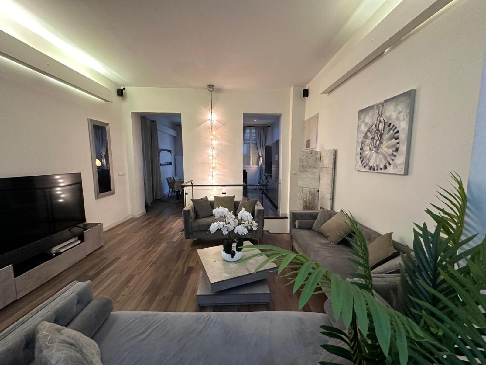 Les Champs Elysees-125M2 Modern And Spacious Παρίσι Εξωτερικό φωτογραφία