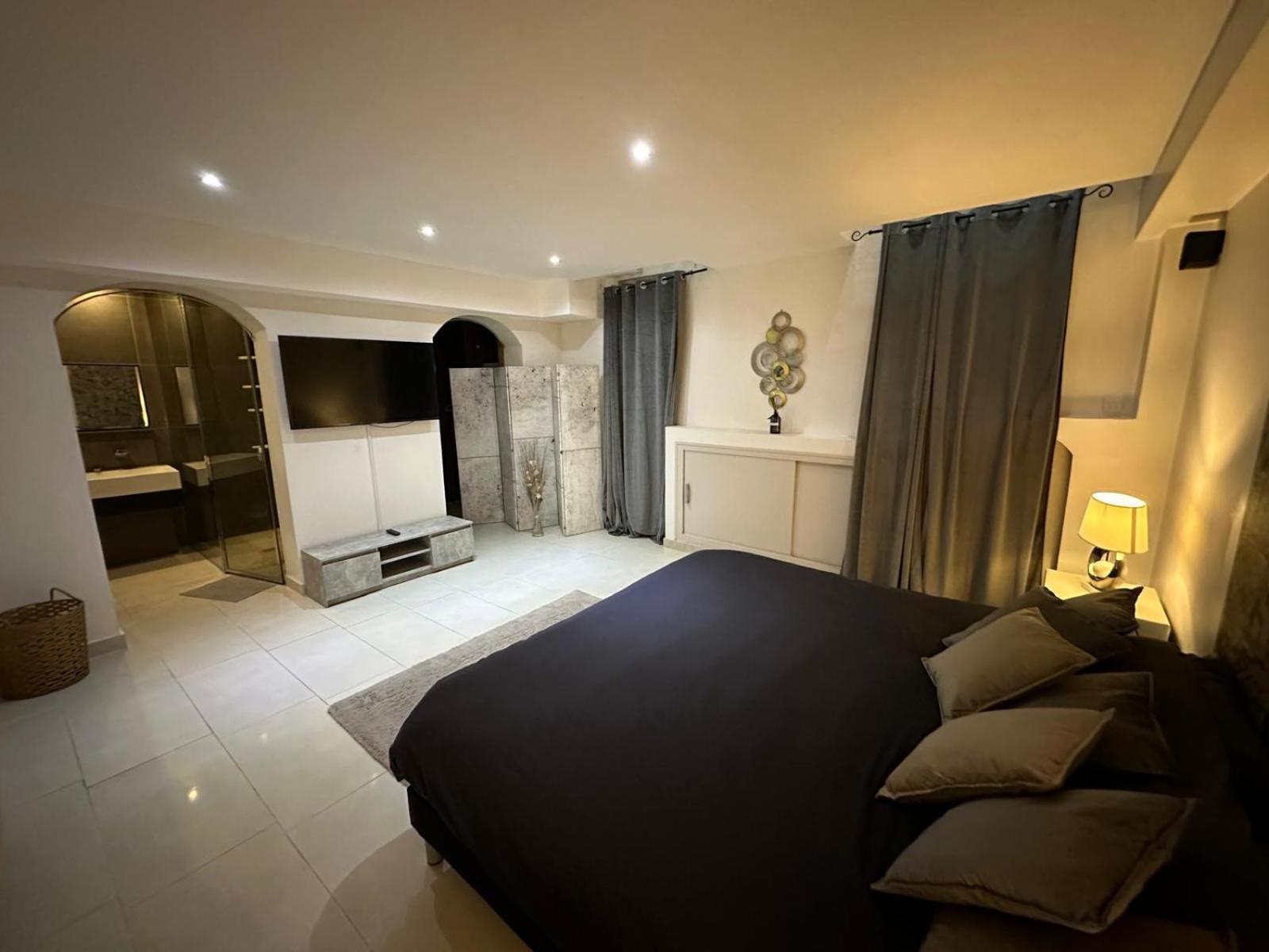 Les Champs Elysees-125M2 Modern And Spacious Παρίσι Εξωτερικό φωτογραφία