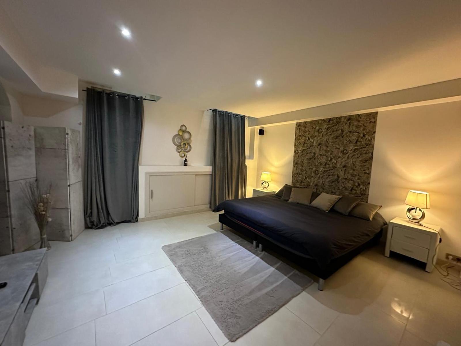 Les Champs Elysees-125M2 Modern And Spacious Παρίσι Εξωτερικό φωτογραφία