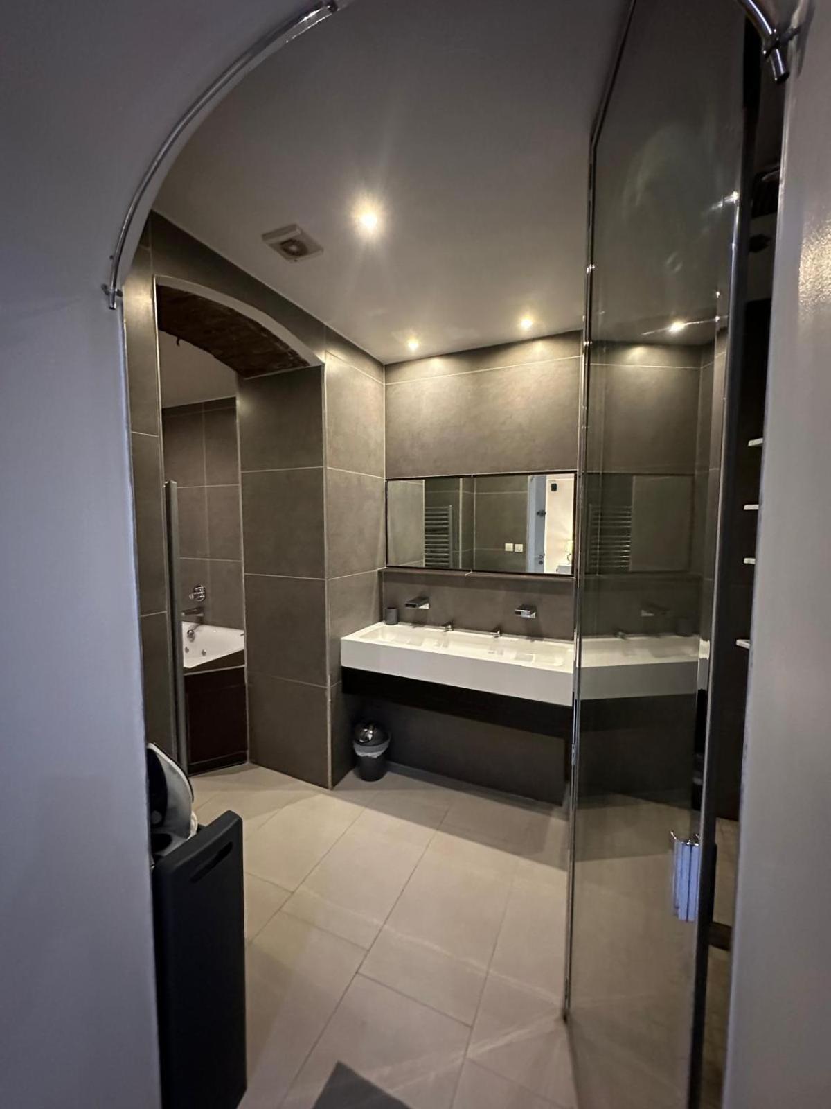 Les Champs Elysees-125M2 Modern And Spacious Παρίσι Εξωτερικό φωτογραφία